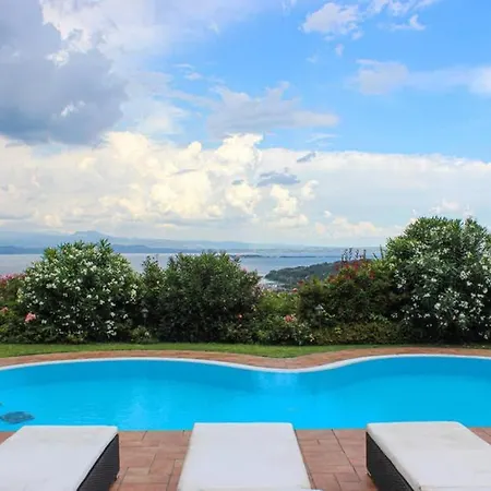 Villa Smeralda Daire *